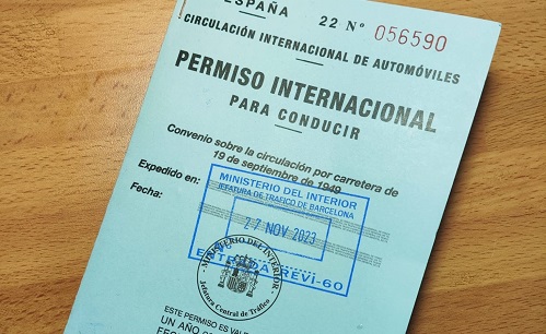 ¿Cuánto cuesta el carnet de conducir internacional en 2025?